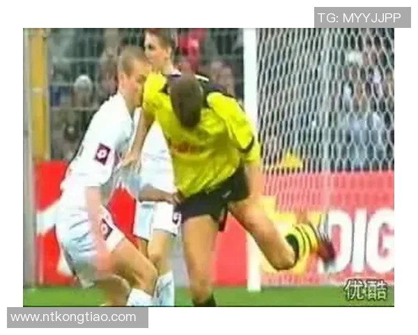 足球明星的精彩瞬间与犯规集锦揭示运动的另一面